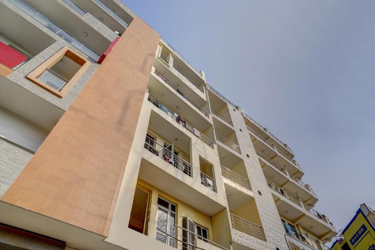 Oyo 78981 The Diamond Nest Noida Exterior foto